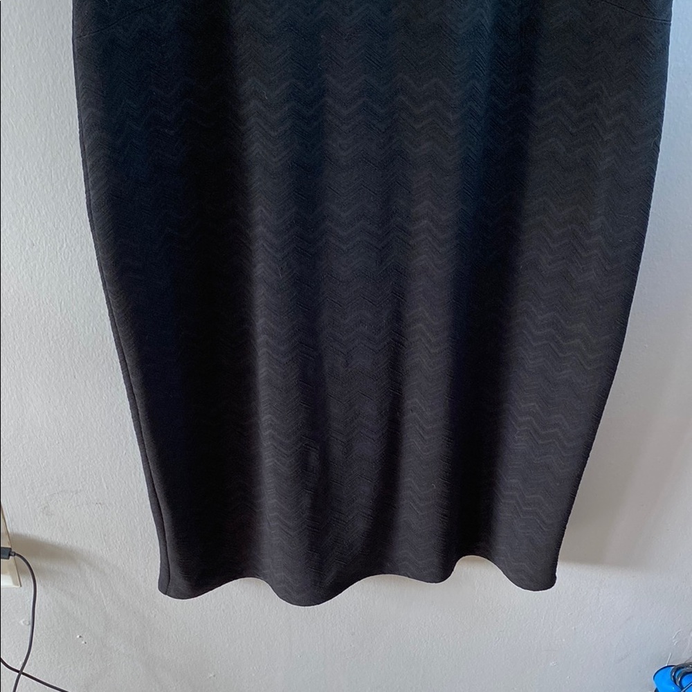 Elegant Black Women's Dress - Picture 5 of 12